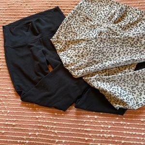 2 Pair of size M leggings